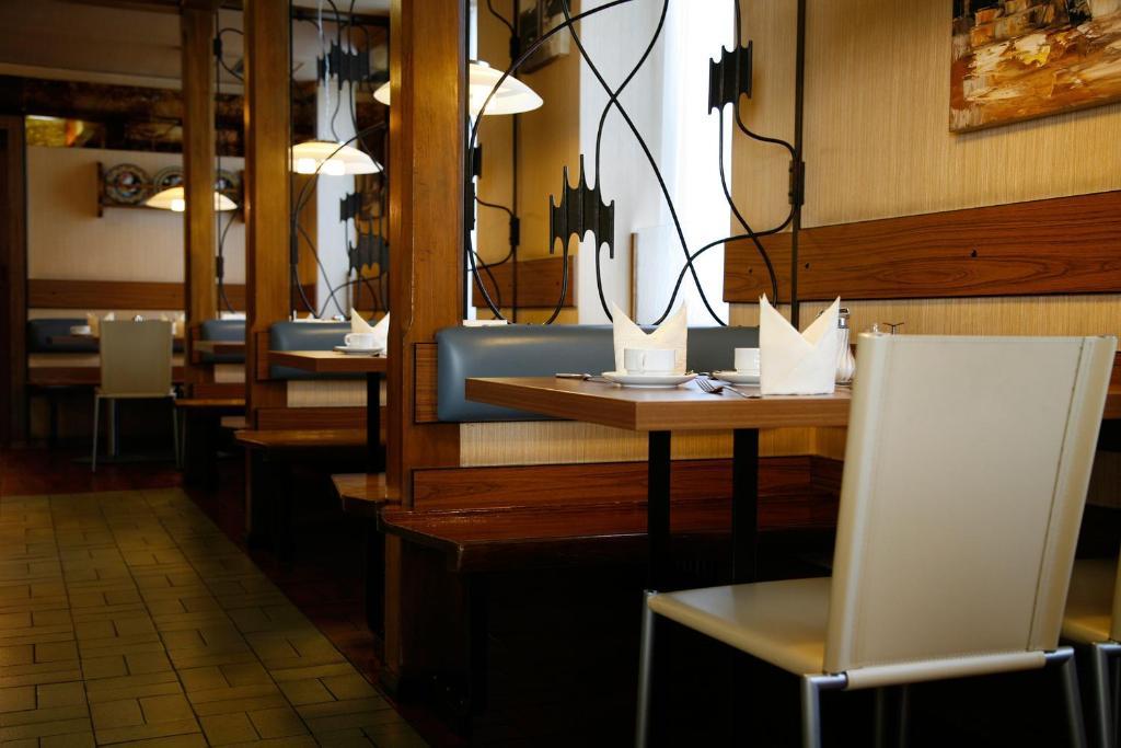 Riede Hotel 3*